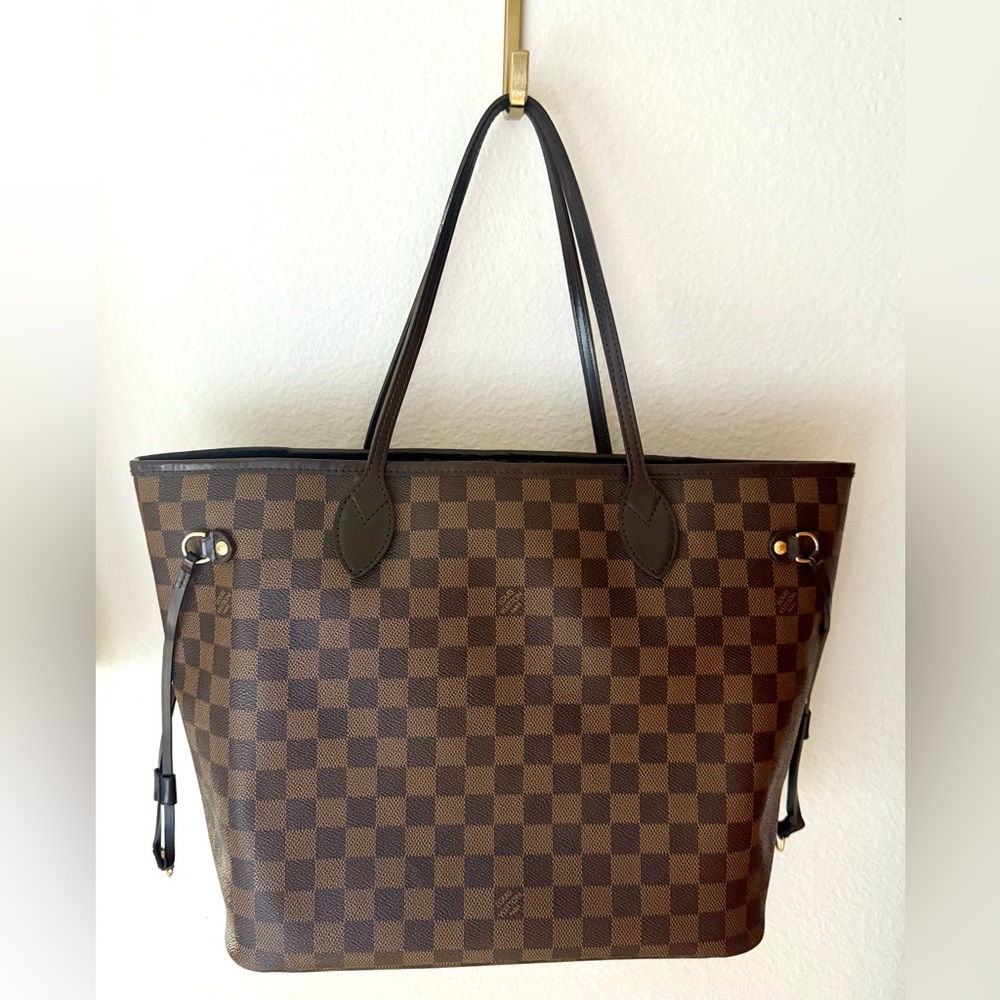 Authentic Louis Vuitton Damier Neverfull MM - Date code: SA3182